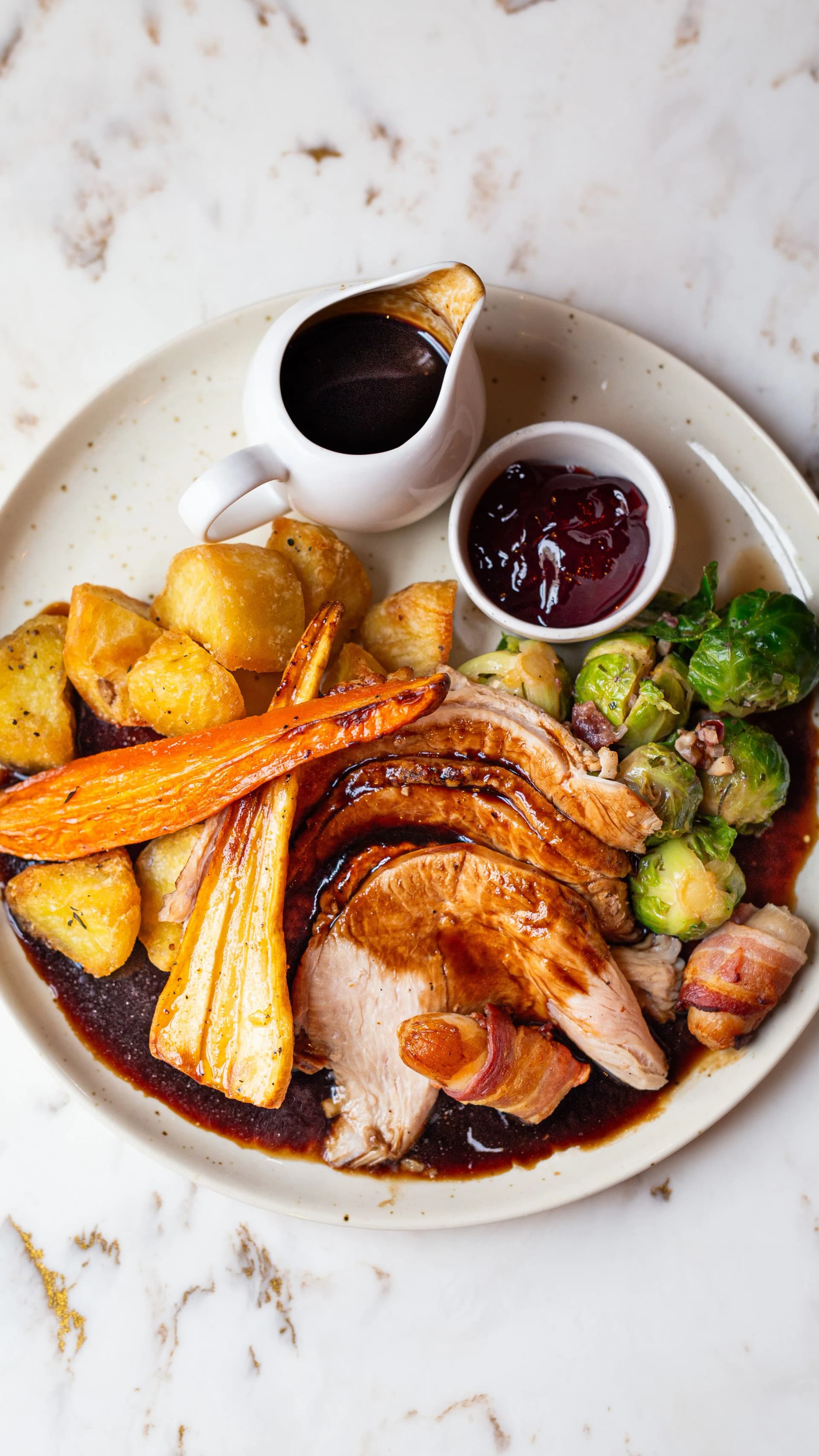Roast dinner at The Cavendish Pub, Marylebone, London