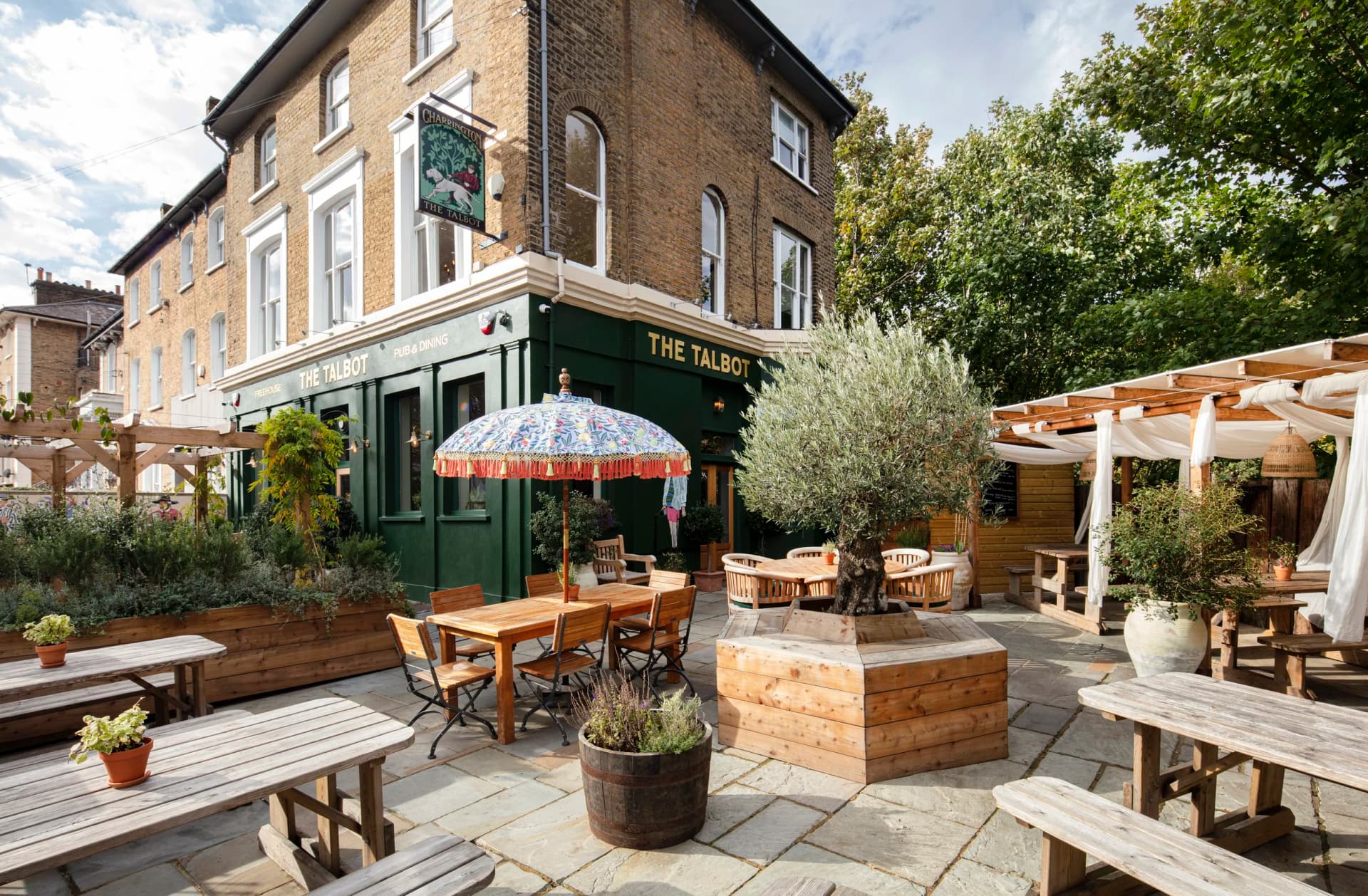 Outdoor terrace at The Talbot, London