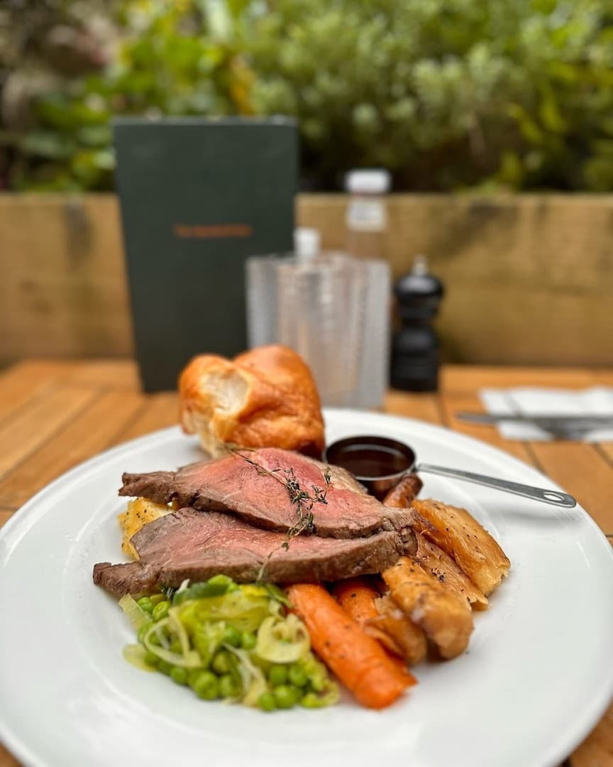 Roast beef Sunday dinner at The Spaniards Inn, London
