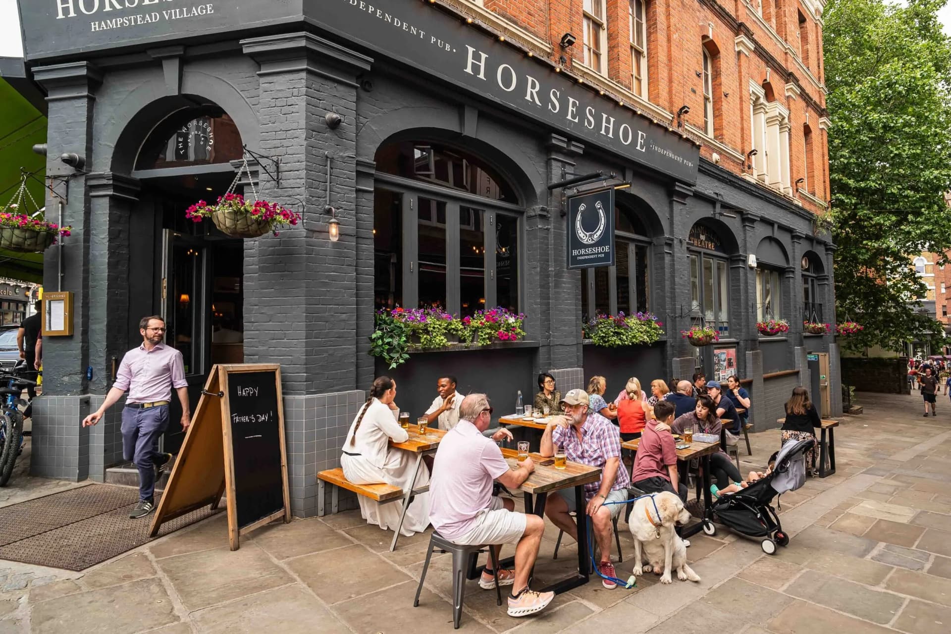 Outdoor seating area at The Horseshoe, Hampstead, London