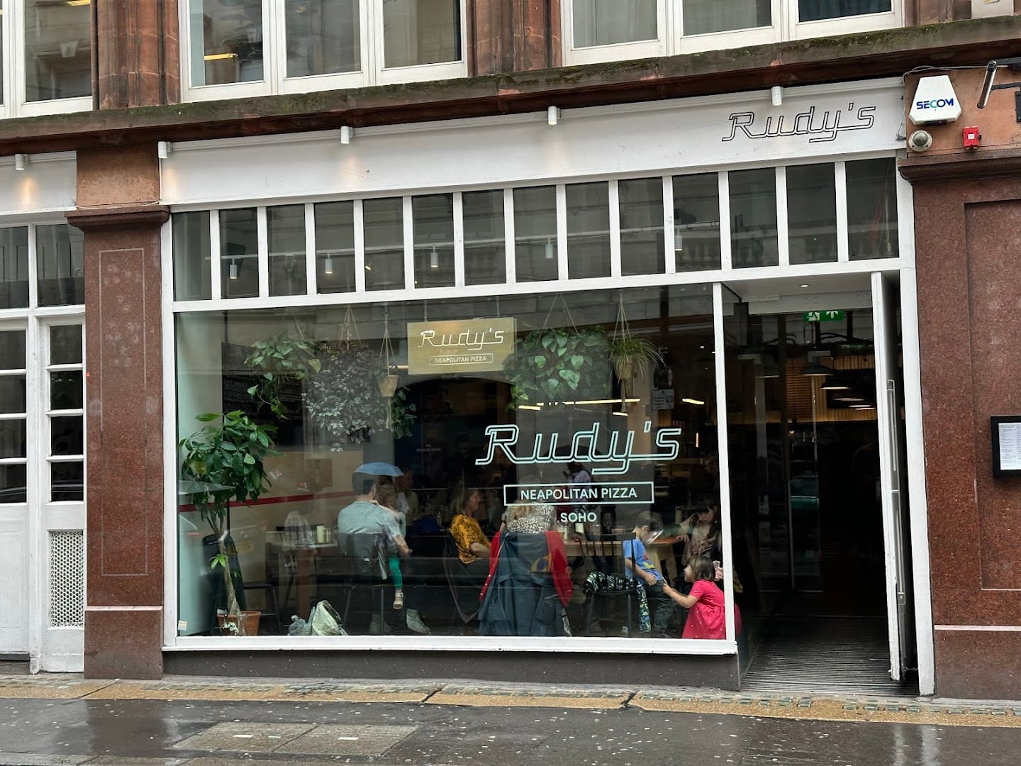 Front facade at Rudy's Pizza Napoletana, Soho, London