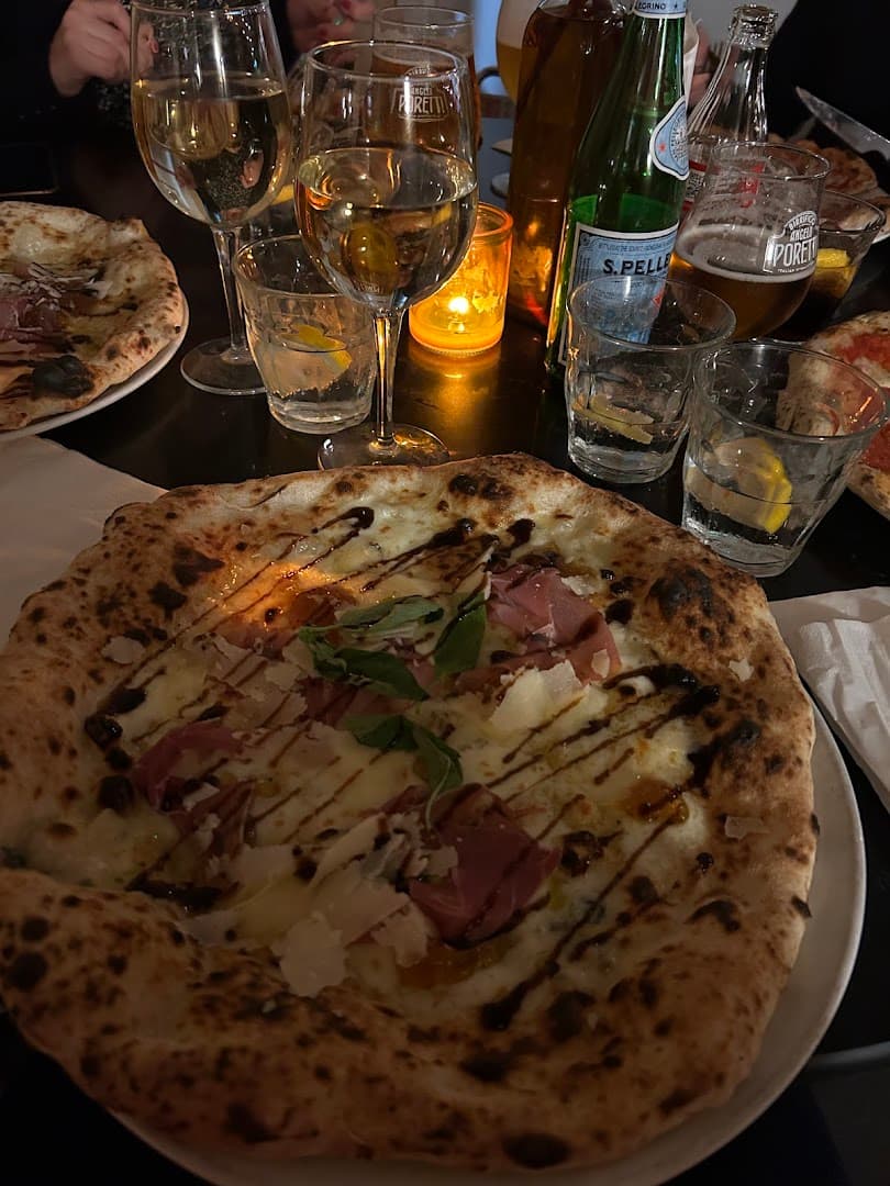 Neapolitan pizza and wine at Rudy's Pizza Napoletana, London