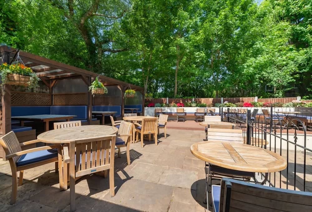 Bull Highgate exterior