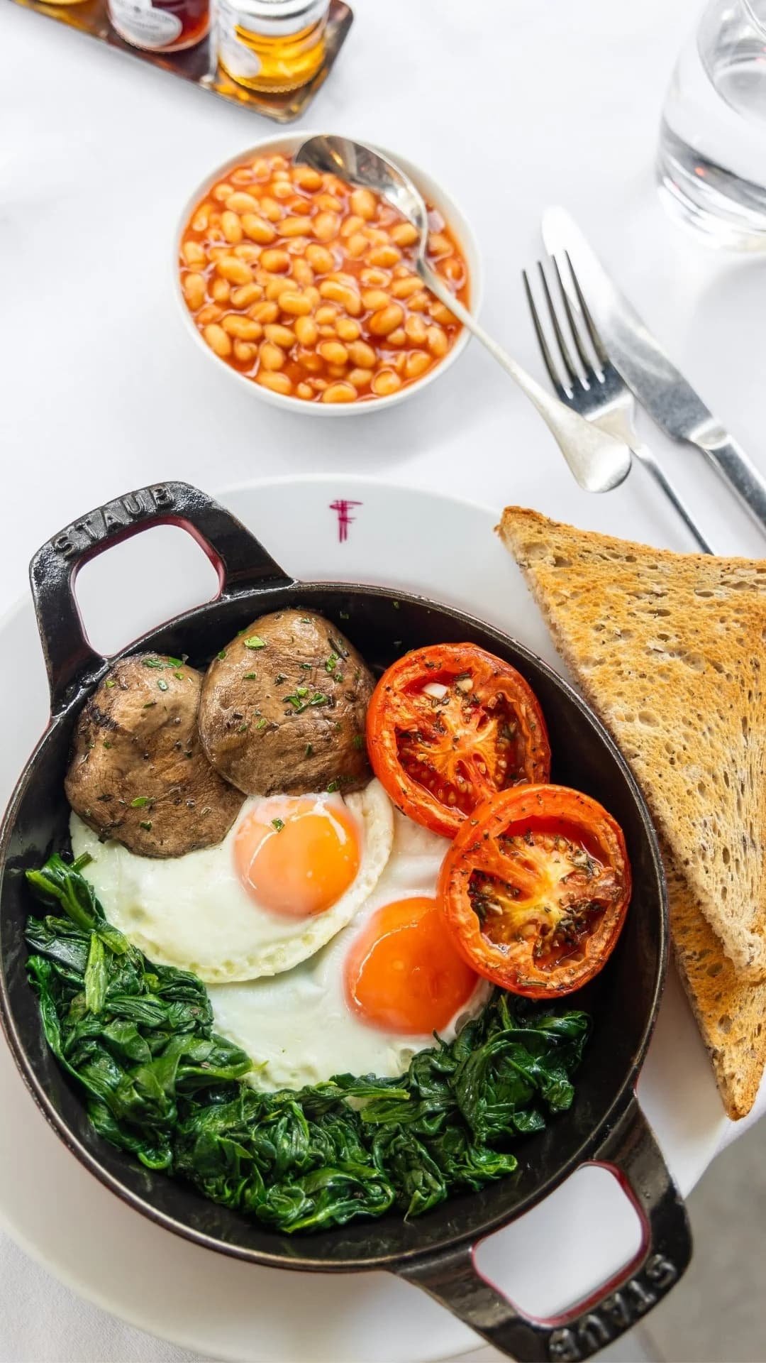 Full English breakfast at Franco's, London