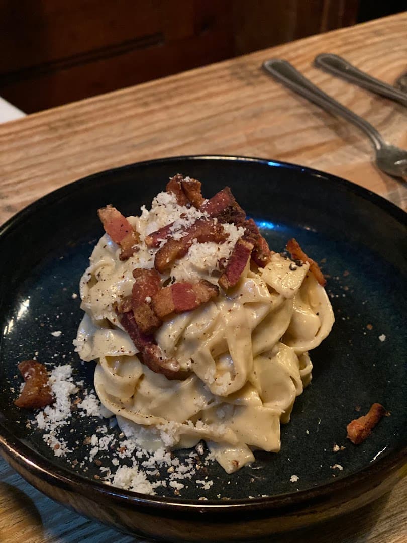 Pasta with bacon and cheese at Vins, London